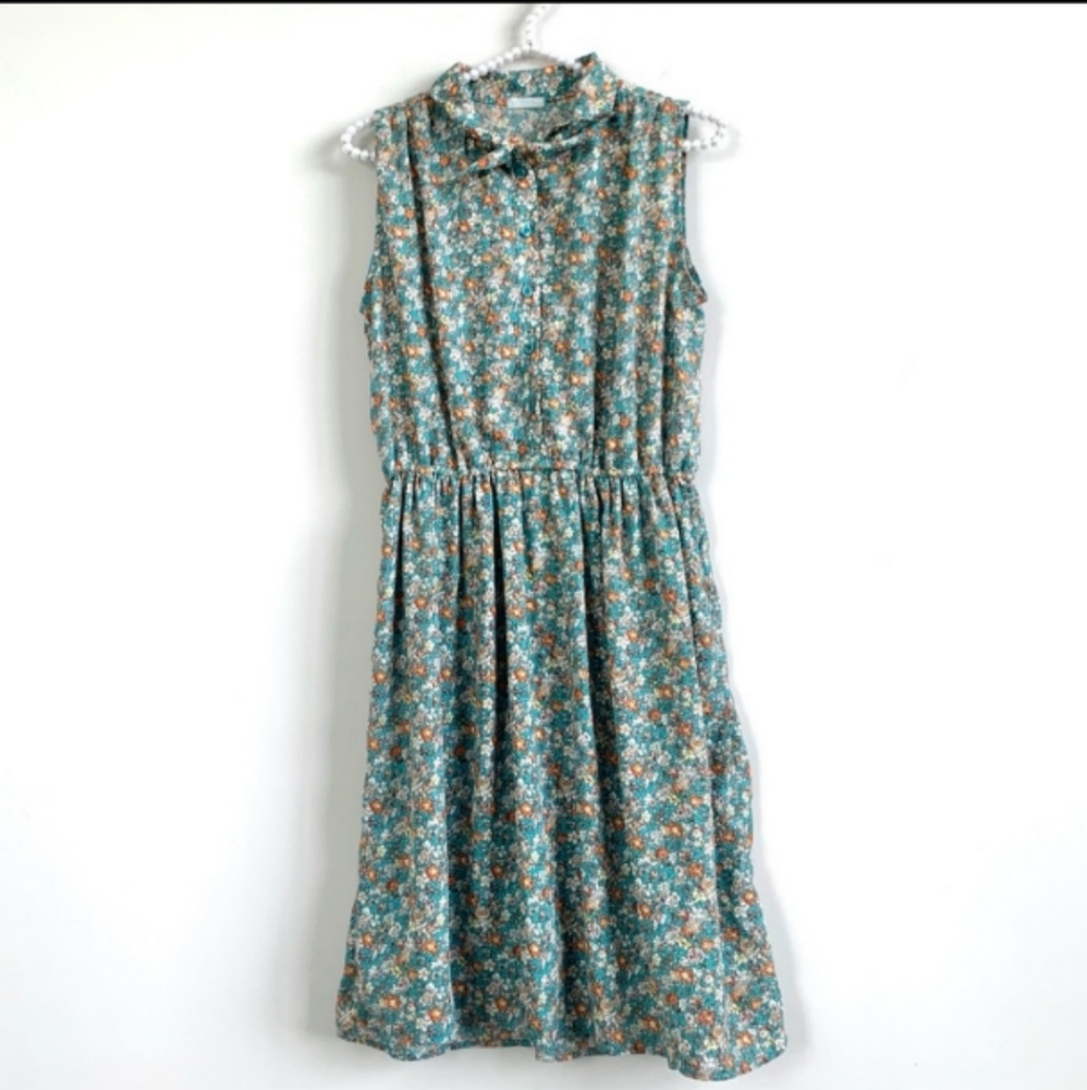 Retro inspired floral dress
